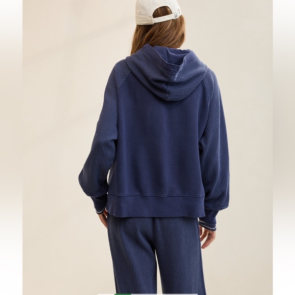 Aerie Na y Blue Essentials Waffle Hoodie Size Large NWT - Picture 3 of 6